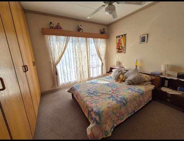 3 BEDROOM TOWNHOUSE FOR SALE IN VANDERBIJLPARK SW 2